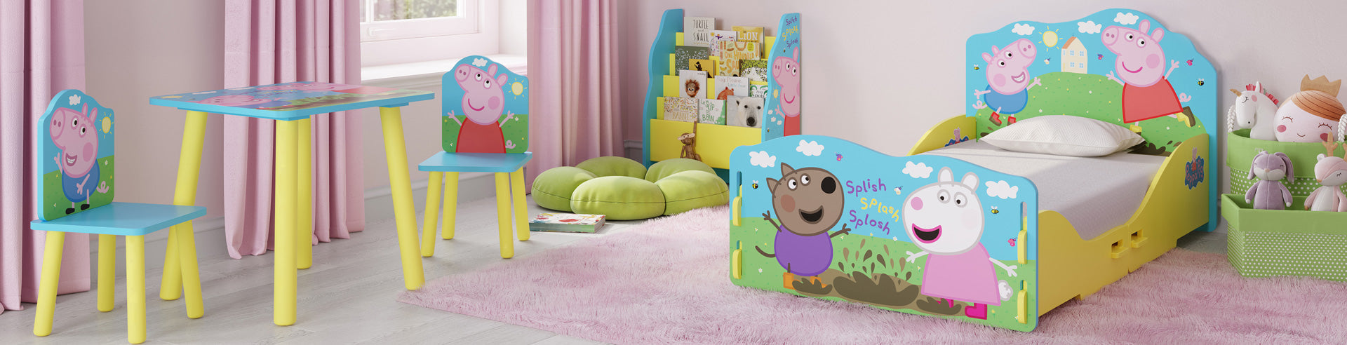 Bedroom featuring Peppa Pig™ products.